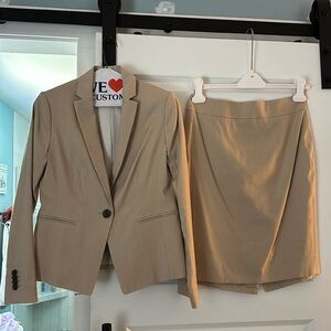 Ann Taylor Tan Women’s Suit (jacket-0 petite, and pencil skirt-size 2)